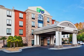 Holiday Inn Express Hotel & Suites