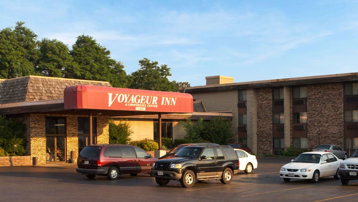 Voyageur Inn & Conference Center Reedsburg, WI Hotels First Class Hotels in Reedsburg GDS