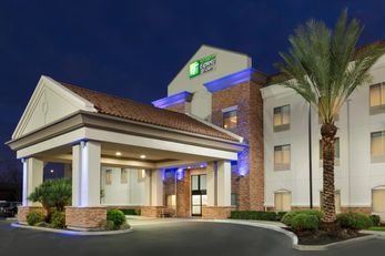 Holiday Inn Express & Suites Merced