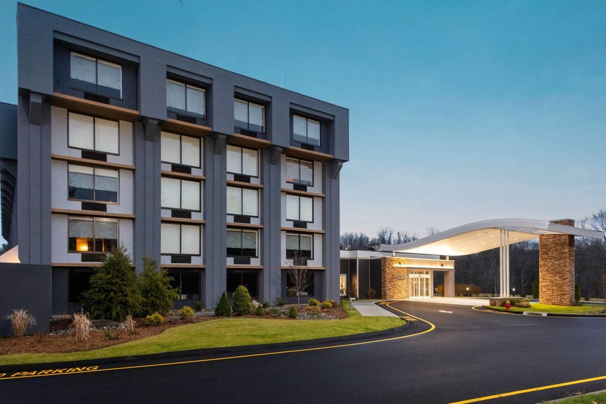 Fairfield Inn Suites Springfield Enfield First Class Enfield Ct Hotels Gds Reservation Codes Travel Weekly