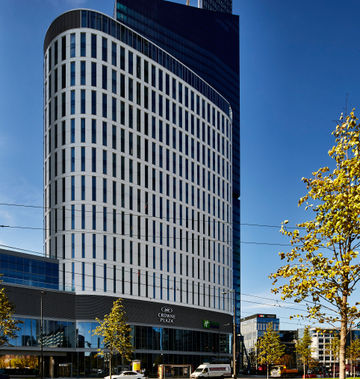 Holiday Inn Express Warsaw - The HUB