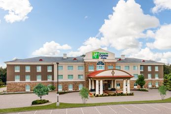 Holiday Inn Express  & Suites Winona