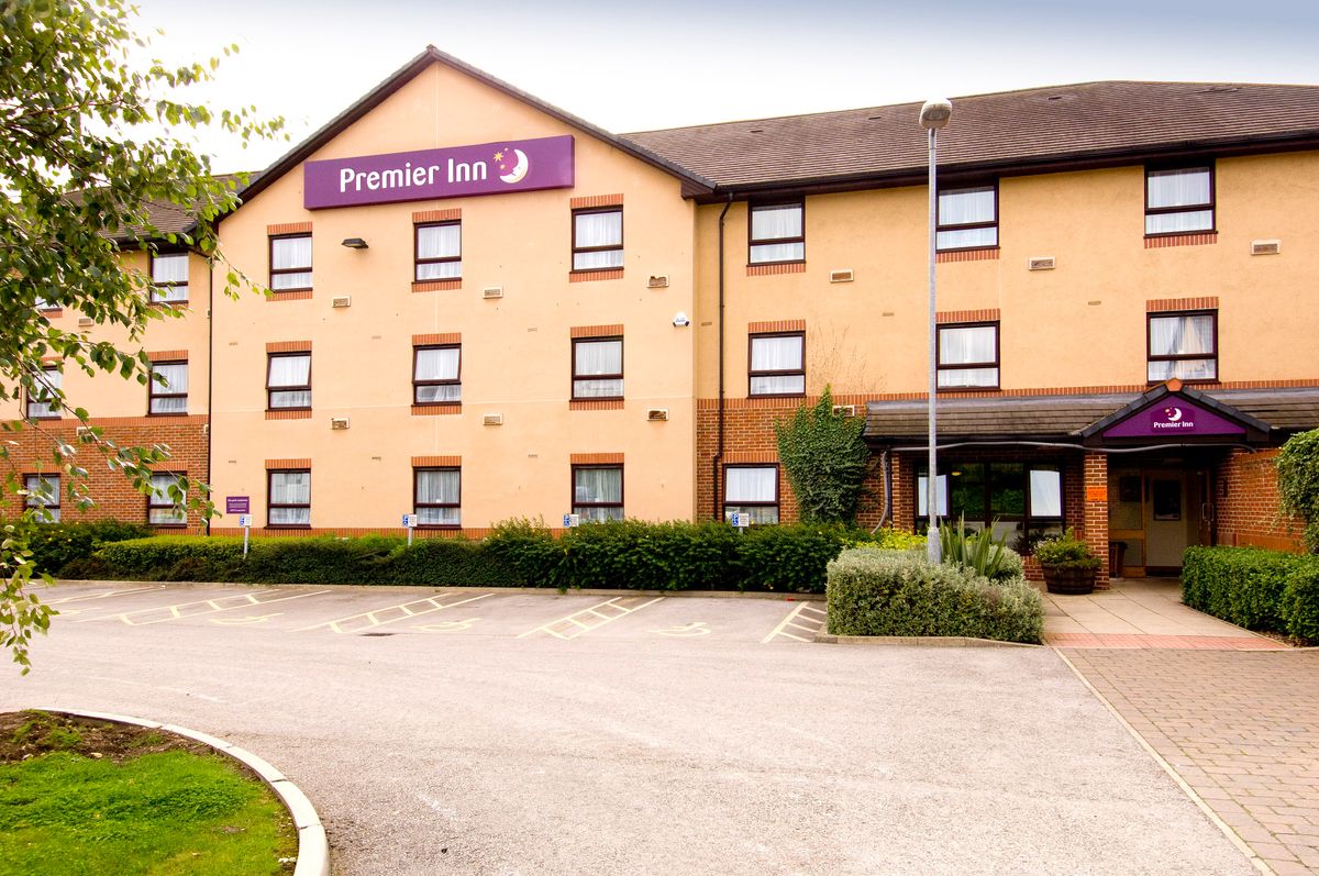 Premier Inn Chesterfield North Images & Videos First Class