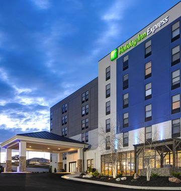 Holiday Inn Express Omaha West - 90th St