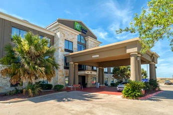 Holiday Inn Express Hotel & Suites