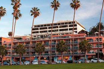 La Jolla Cove Suites
