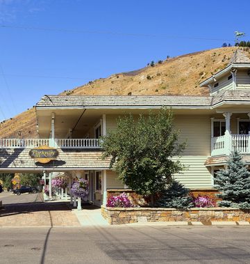 Parkway Inn
