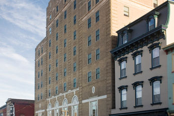 Grand Eastonian Hotel & Suites
