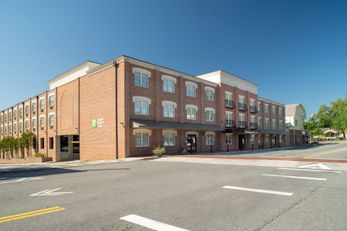 Holiday Inn Express & Suites Dahlonega
