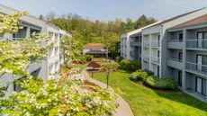Courtyard by Marriott Lincroft Red Bank