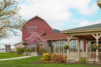 Fairfield Inn & Suites Fair Oaks Farms