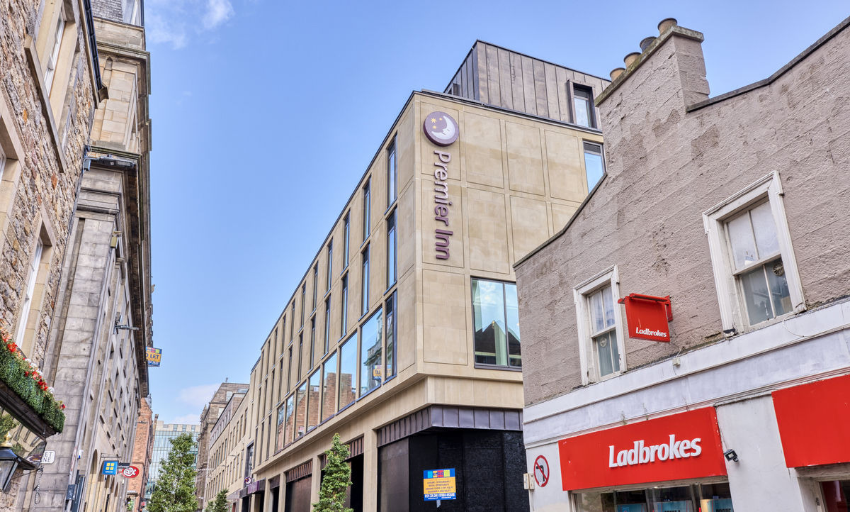 Premier Inn City CenterWaverley Images & Videos Edinburgh, Scotland