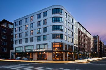 AC Hotel By Marriott Portland Downtown