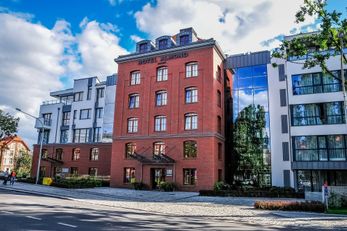 Almond Hotel Business & Spa