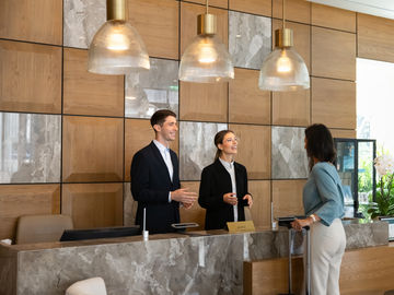 Hotels are using AI to recommend room rates, not set them