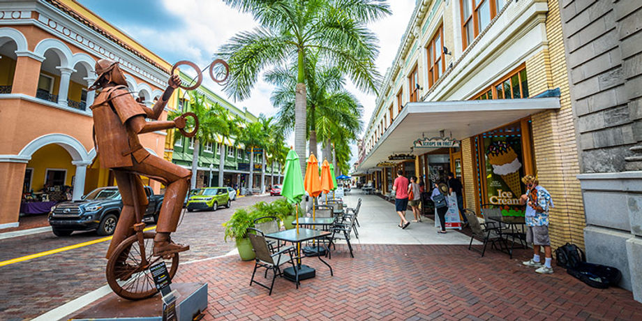 Head downtown for some shopping and strolling.