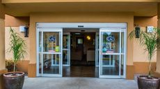 Comfort Suites