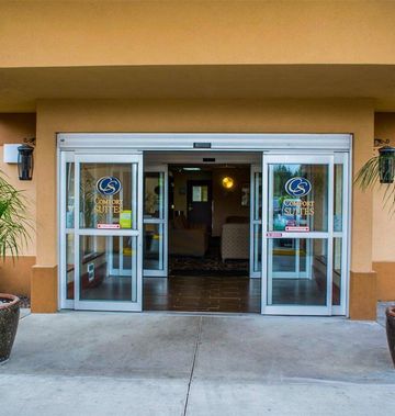 Comfort Suites