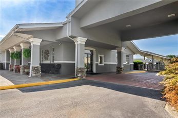 Quality Inn & Suites Haywood Mall Area