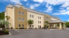 Comfort Suites