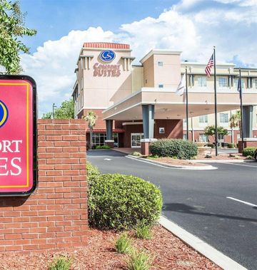 Comfort Suites
