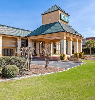Quality Inn & Suites Civic Center