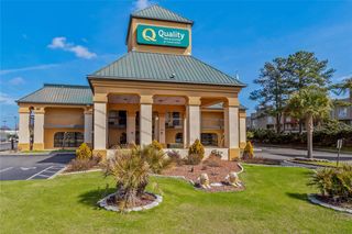 Quality Inn & Suites Civic Center