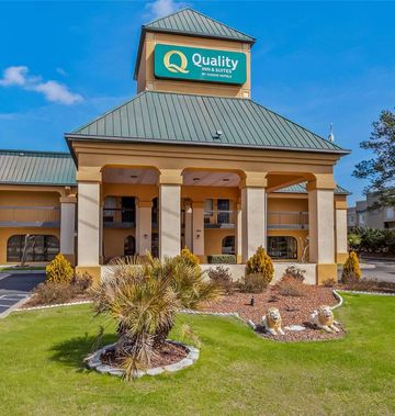 Quality Inn & Suites Civic Center