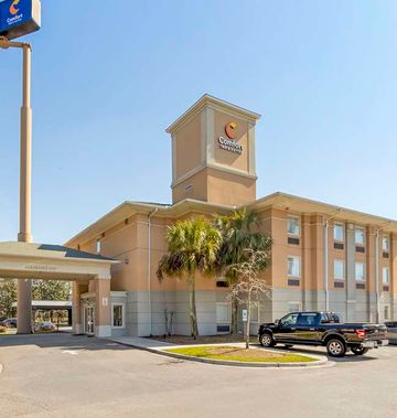 Comfort Inn and Suites Airport
