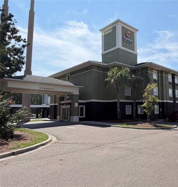 Comfort Inn and Suites Airport