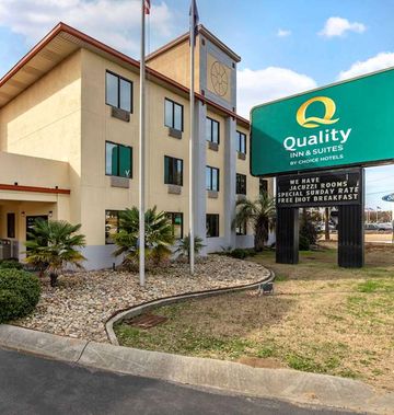 Quality Inn & Suites Ft Jackson Maingate