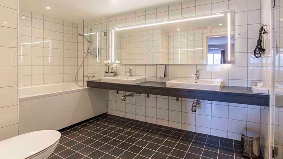 Home Hotel Uman Room