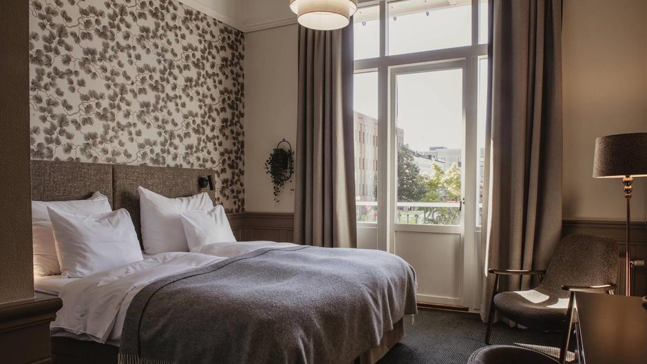Home Hotel Post Suite