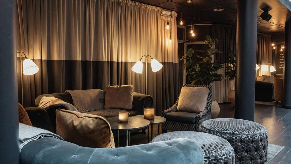 Home Hotel Temperance Lobby
