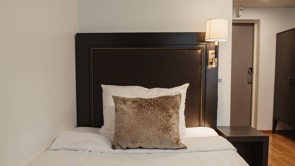 Home Hotel Bristol Room