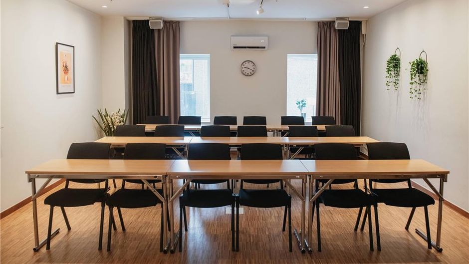 Home Hotel Plaza Meeting