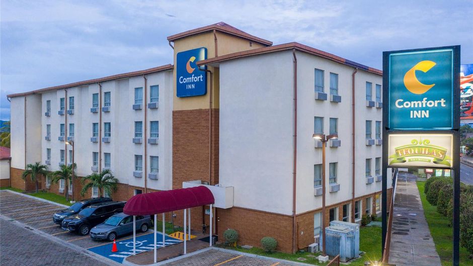 Comfort Inn Real San Miguel Exterior