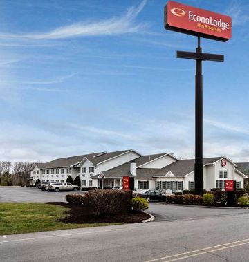 Econo Lodge Inn and Suites Dickson