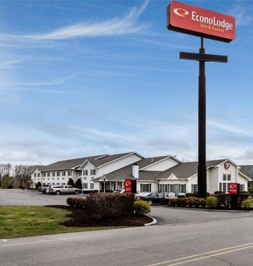 Econo Lodge Inn and Suites Dickson