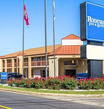 Rodeway Inn & Suites North