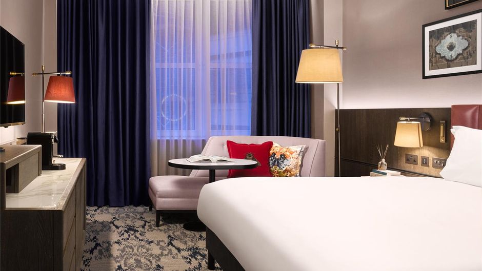 The Trafalgar St. James London Room