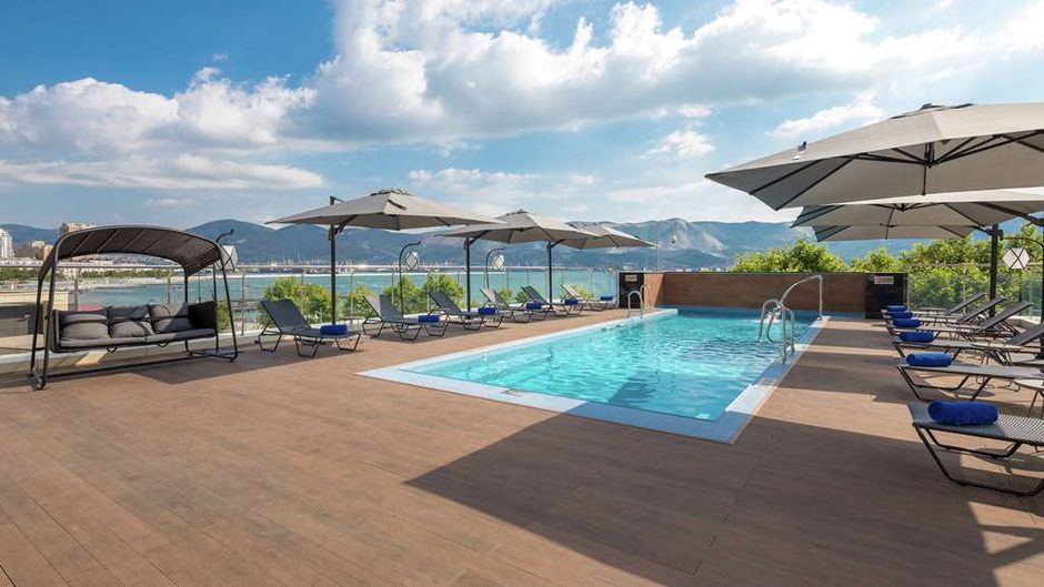 Hilton Garden Inn Novorossiysk Pool