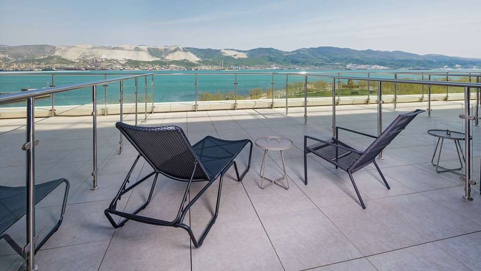 Hilton Garden Inn Novorossiysk Exterior