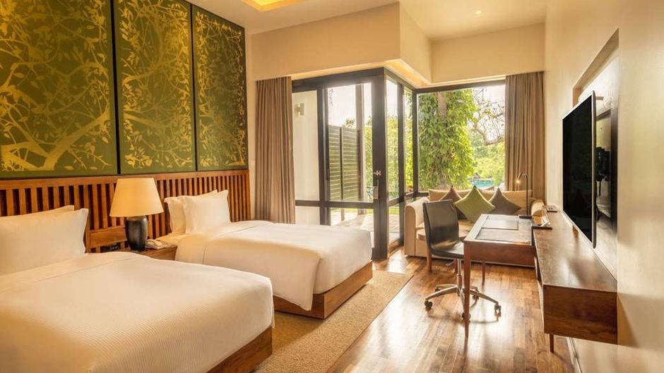 DoubleTree by Hilton Weerawila Rajawarna Room