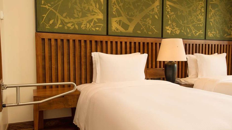 DoubleTree by Hilton Weerawila Rajawarna Room