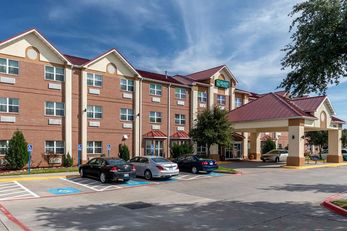 Quality Suites North/Galleria