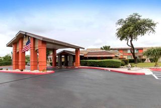 Quality Inn & Suites near AT&T Center