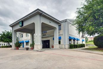 Quality Inn and Suites Grand Prairie South