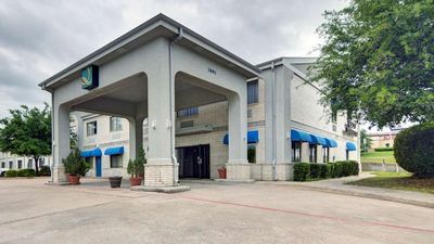 Quality Inn and Suites Grand Prairie South