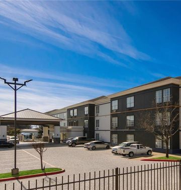 Comfort Suites North - Fossil Creek